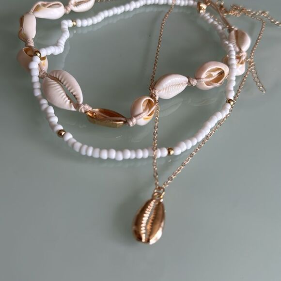White Shell Layered Necklace A1416 - Picture 3 of 3